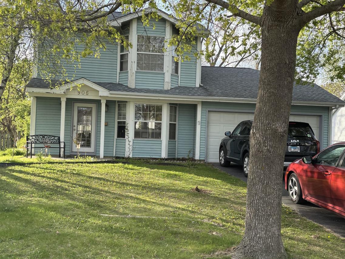 906 Knightsbridge Dr., Island Lake, IL 60042