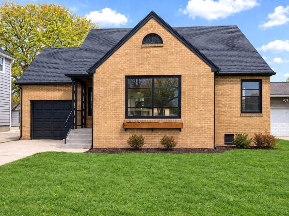 1509 5th Ave., Sterling, IL 61081