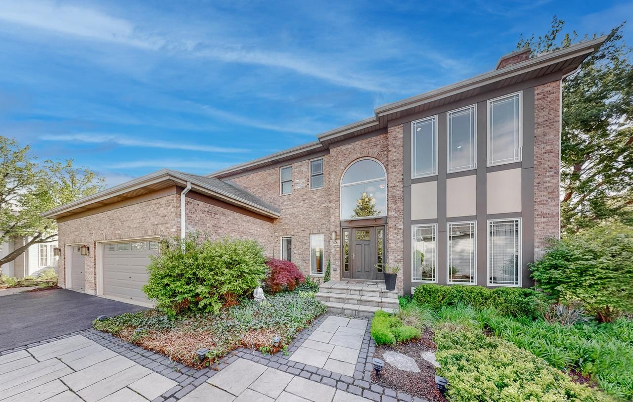 526 Spruce Ln., Lisle, IL 60532