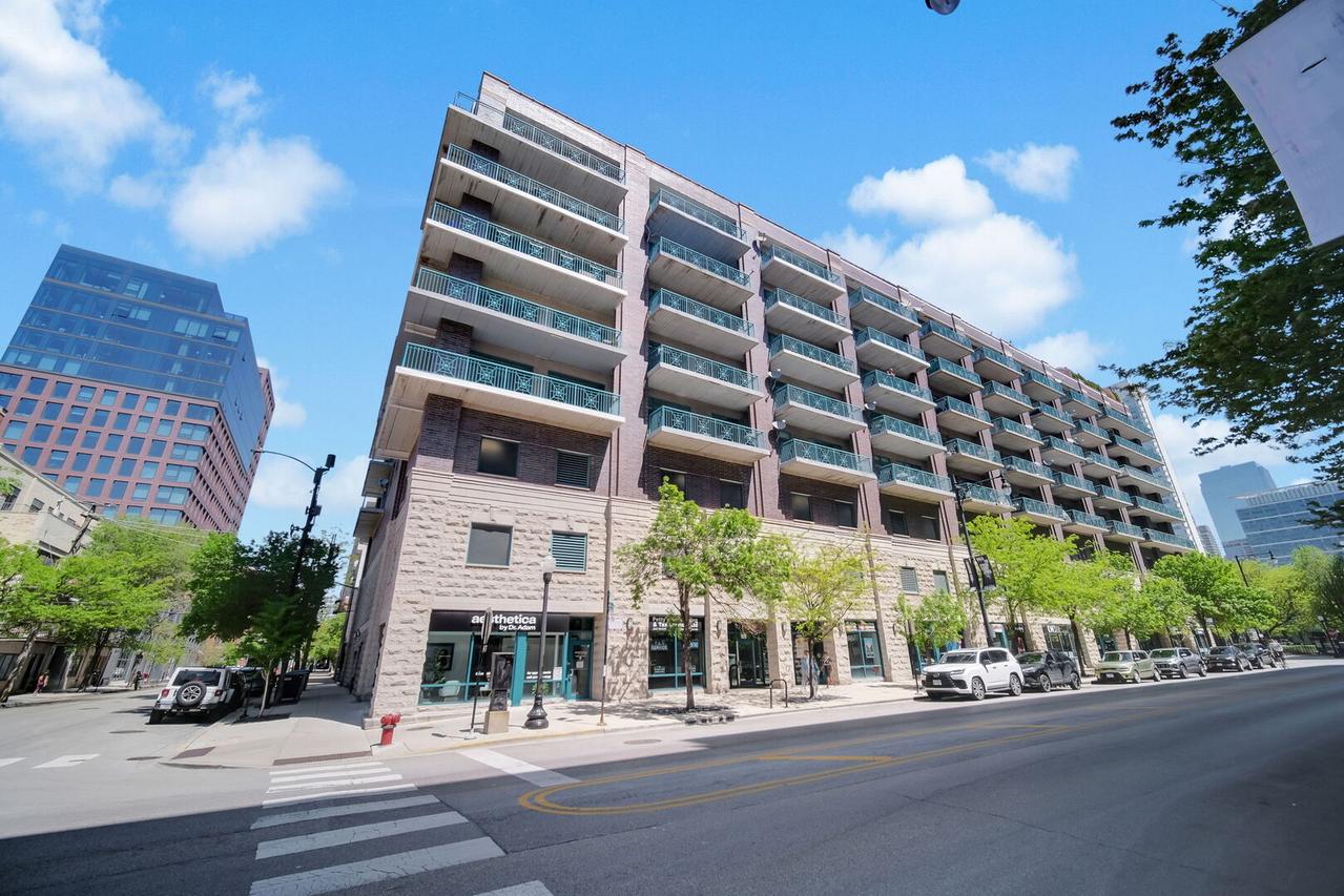 920 W Madison St. #B4, Chicago, IL 60607