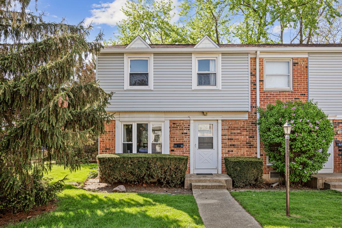 4096 Quincy Ct., Streamwood, IL 60107
