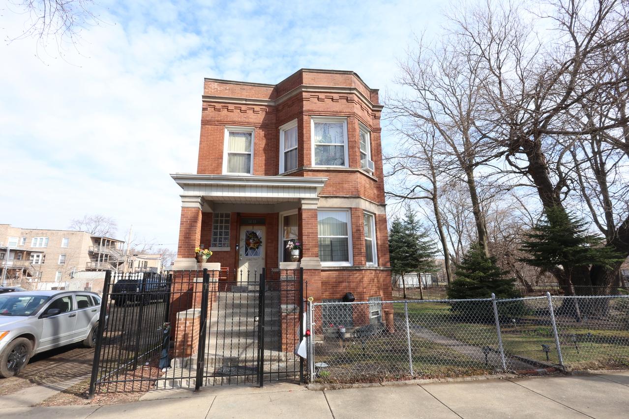 1418 E 69th Pl., Chicago, IL 60637