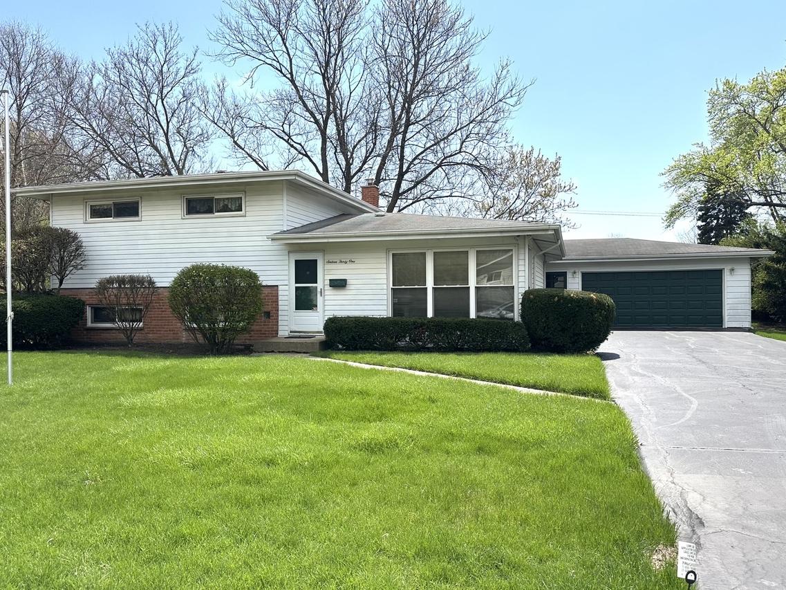 1631 Garand Dr., Deerfield, IL 60015