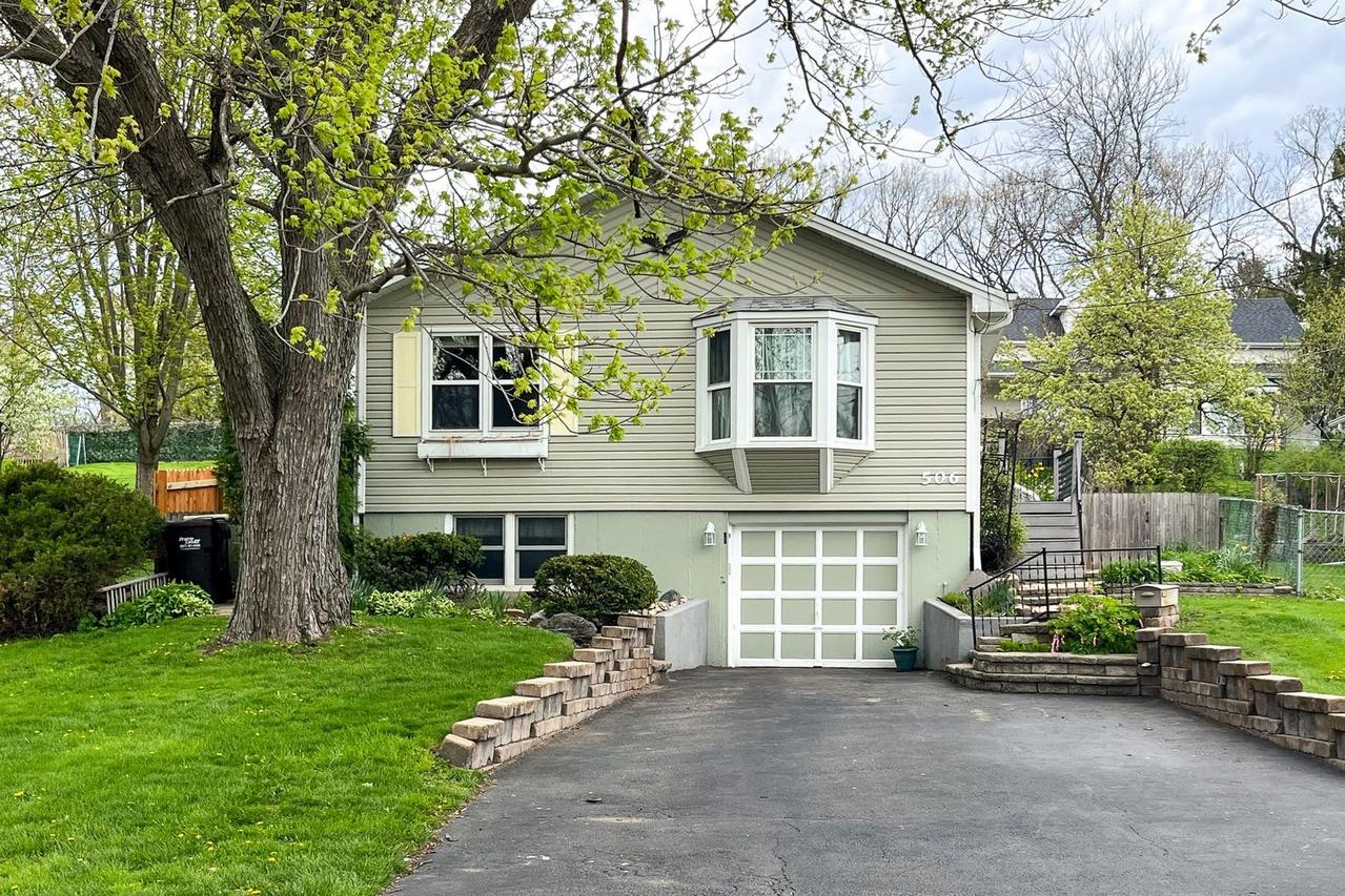 506 Park Ct., Fox River Grove, IL 60021