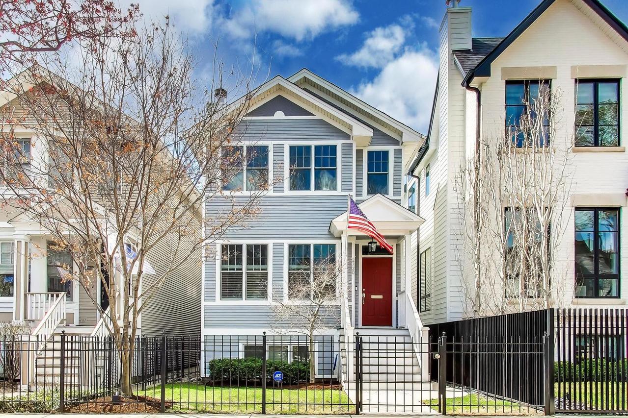 2720 N Magnolia Ave., Chicago, IL 60614