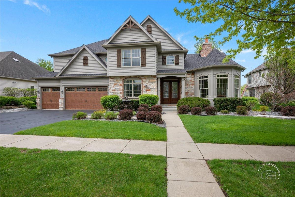 4N734 Blue Lake Cir., St. Charles, IL 60175