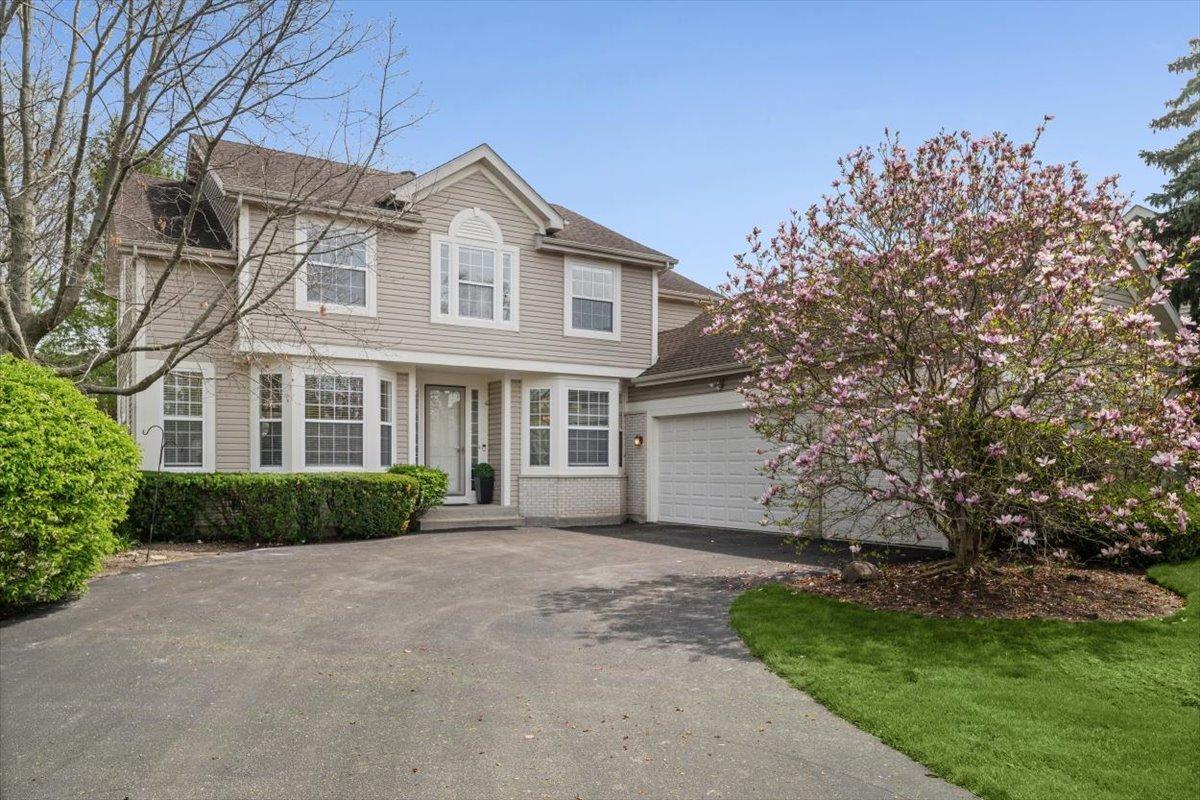 2301 Madiera Ln., Buffalo Grove, IL 60089
