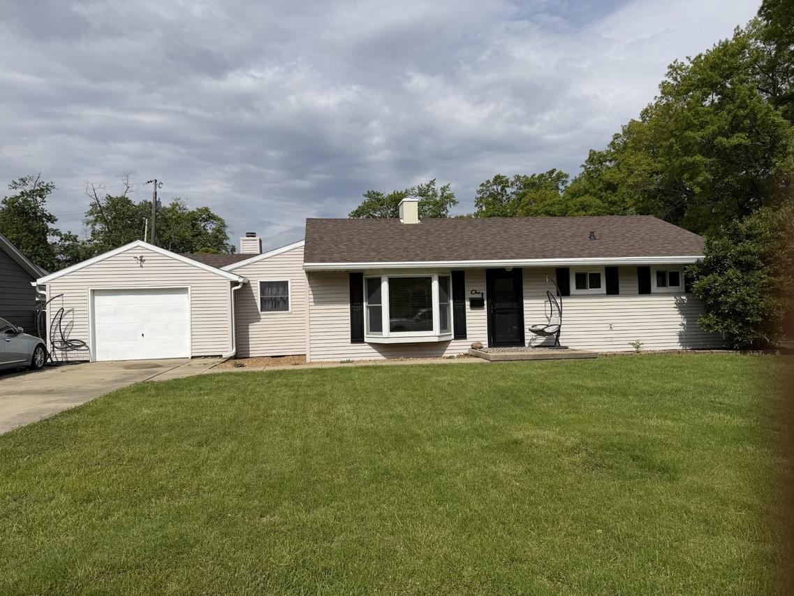 1 Cottonwood St., Bloomington, IL 61701