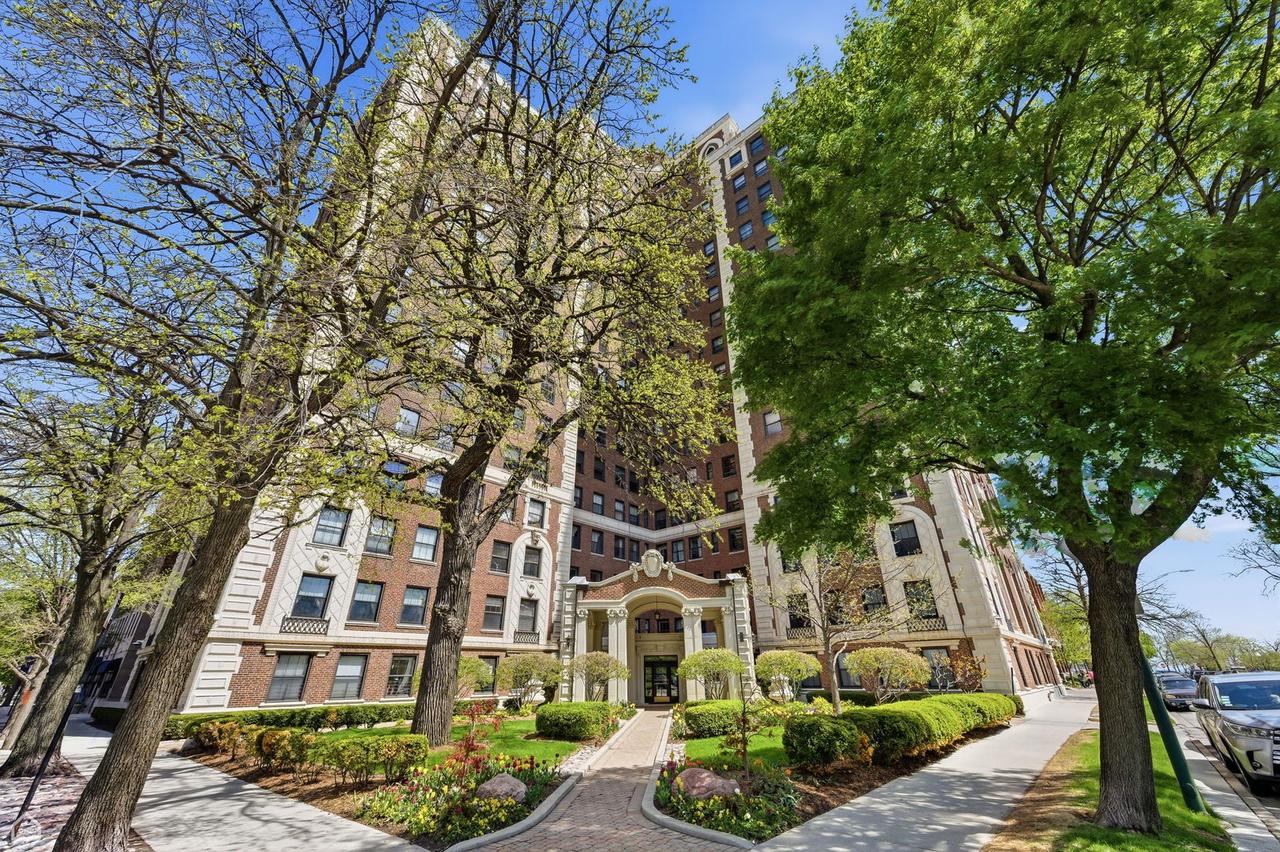 5555 S Everett Ave. #D9, Chicago, IL 60637