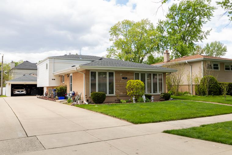 2124 Westview Dr., Des Plaines, IL 60018