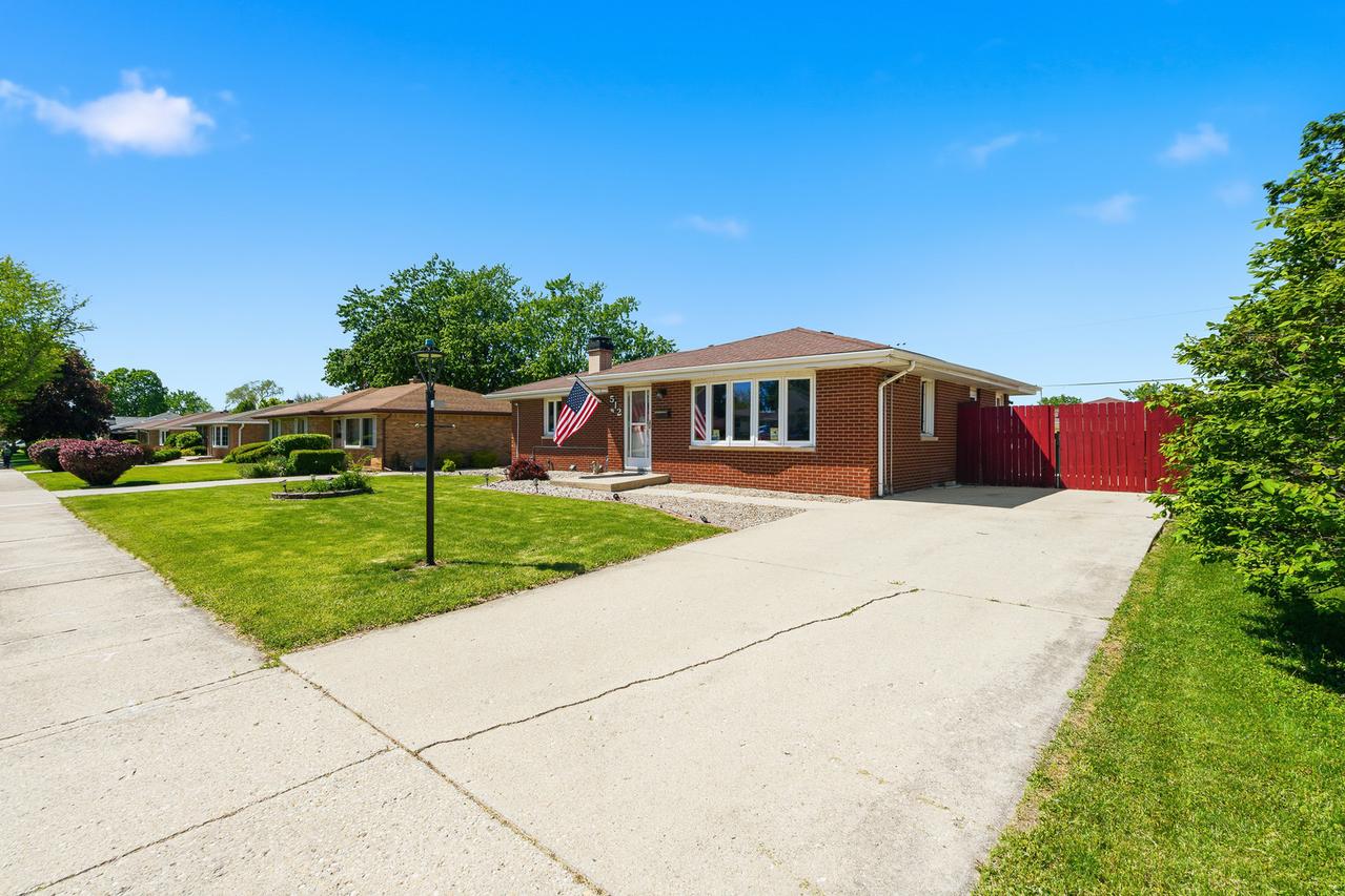 512 Chaney St., Crest Hill, IL 60403