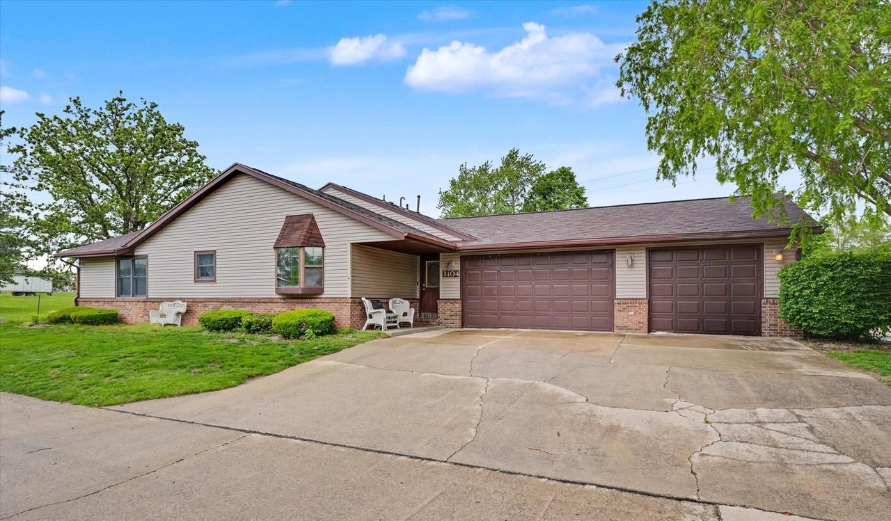 1104 Brad Dr., Urbana, IL 61802