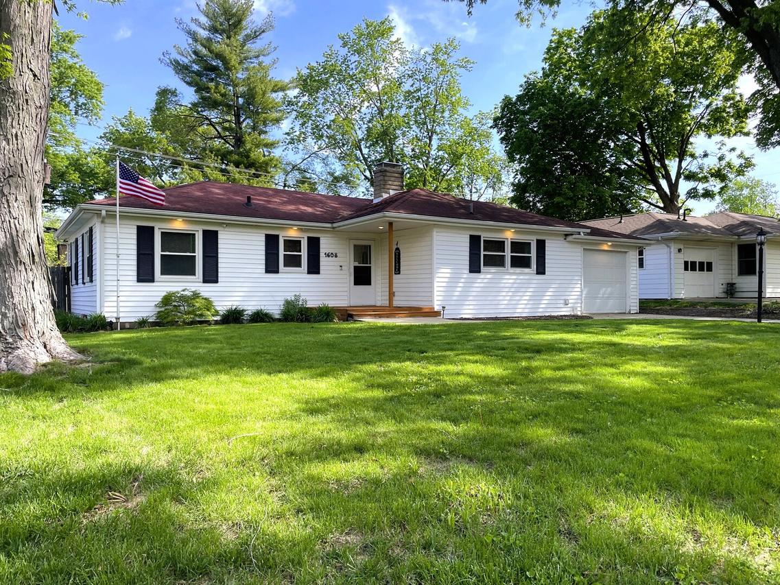 1608 Chevy Chase Dr., Champaign, IL 61821