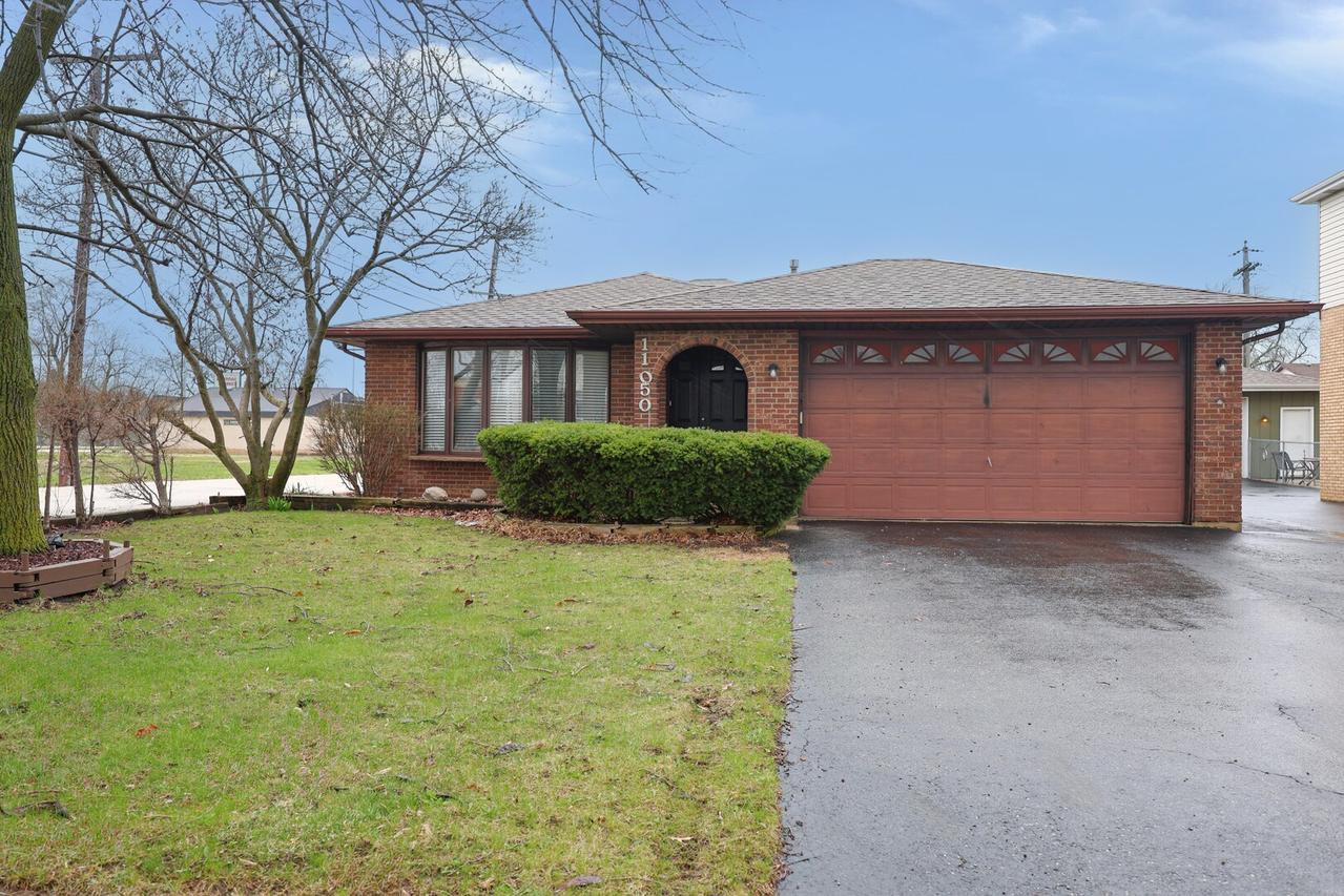 11050 Parkside Ave., Chicago Ridge, IL 60415
