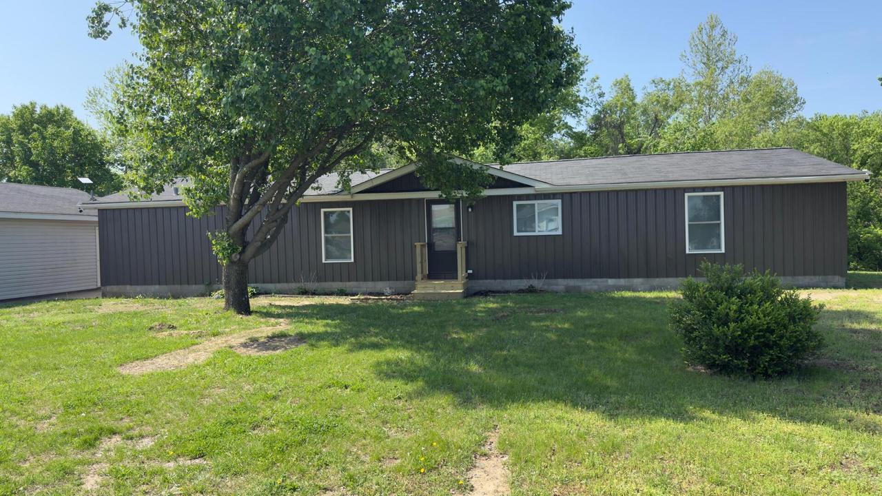 11744 Hafer Rd., Carterville, IL 62918