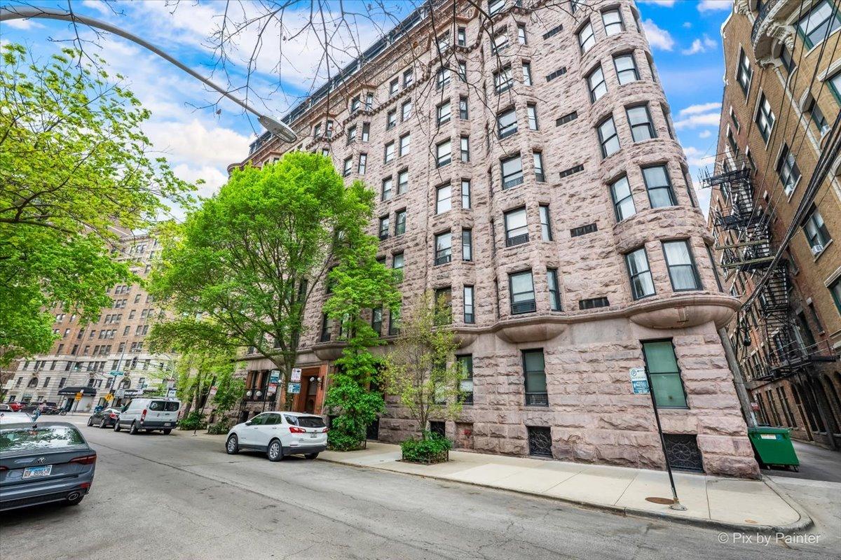 2800 N Pine Grove Ave. #4G, Chicago, IL 60657