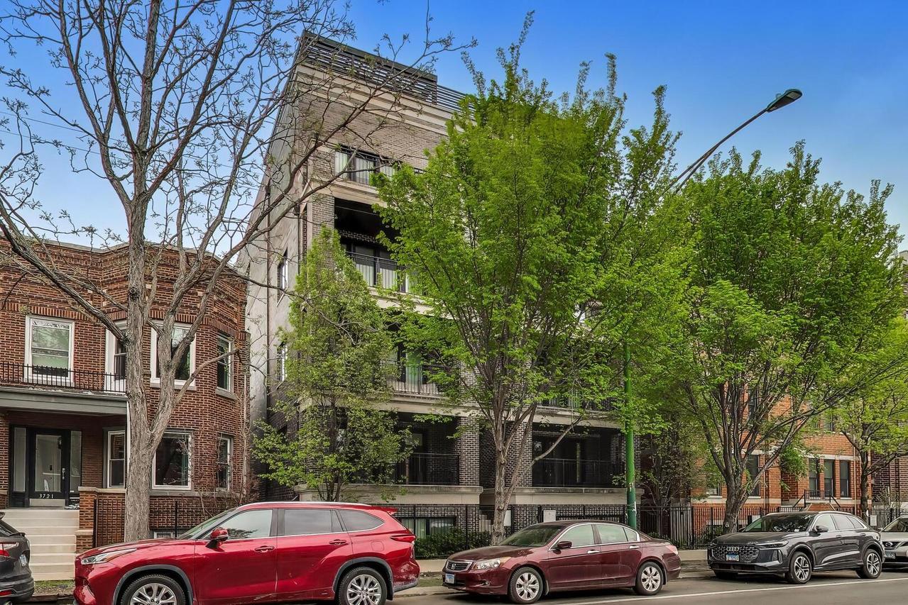 3717 N Ashland Ave. #1N, Chicago, IL 60613