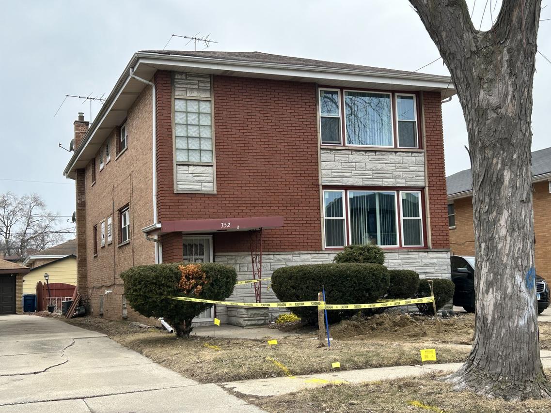 352 Crandon Ave., Calumet City, IL 60409