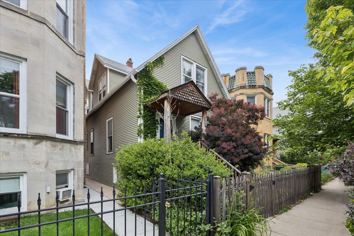 3322 W Belden Ave., Chicago, IL 60647