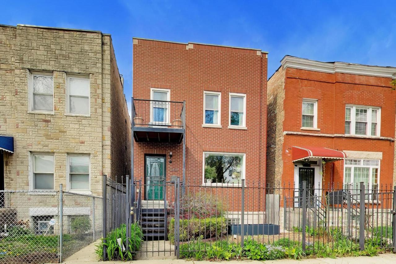 3438 W Le Moyne St., Chicago, IL 60651