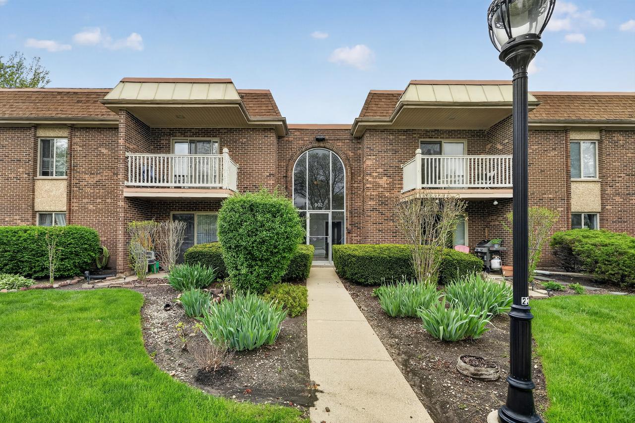 902 W Alleghany Dr. #1D, Arlington Heights, IL 60004
