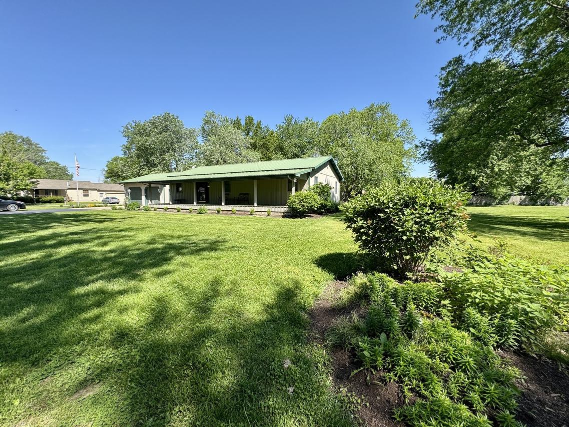 504 E Murray St., Sesser, IL 62884