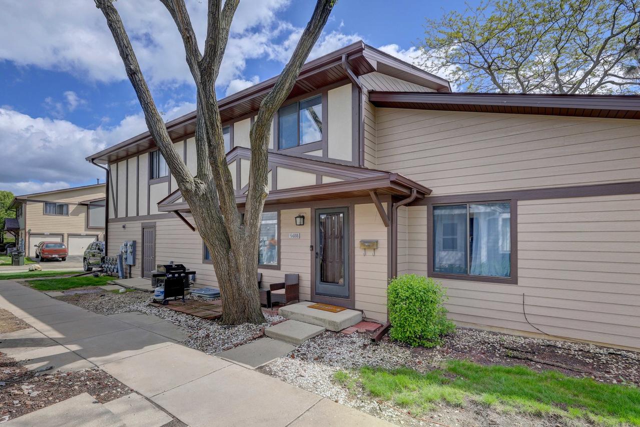 1458 Sutter Dr. #1622-3, Hanover Park, IL 60133