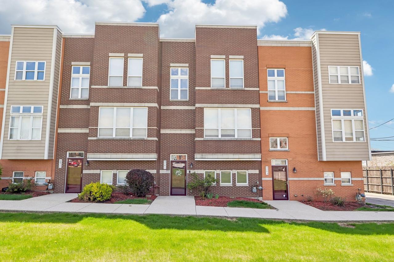 5241 W Galewood Ave., Chicago, IL 60639