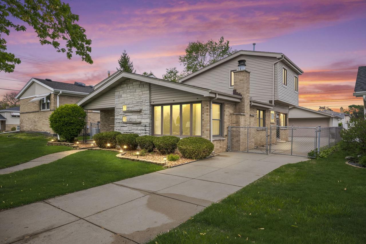 10505 S Kilbourn Ave., Oak Lawn, IL 60453