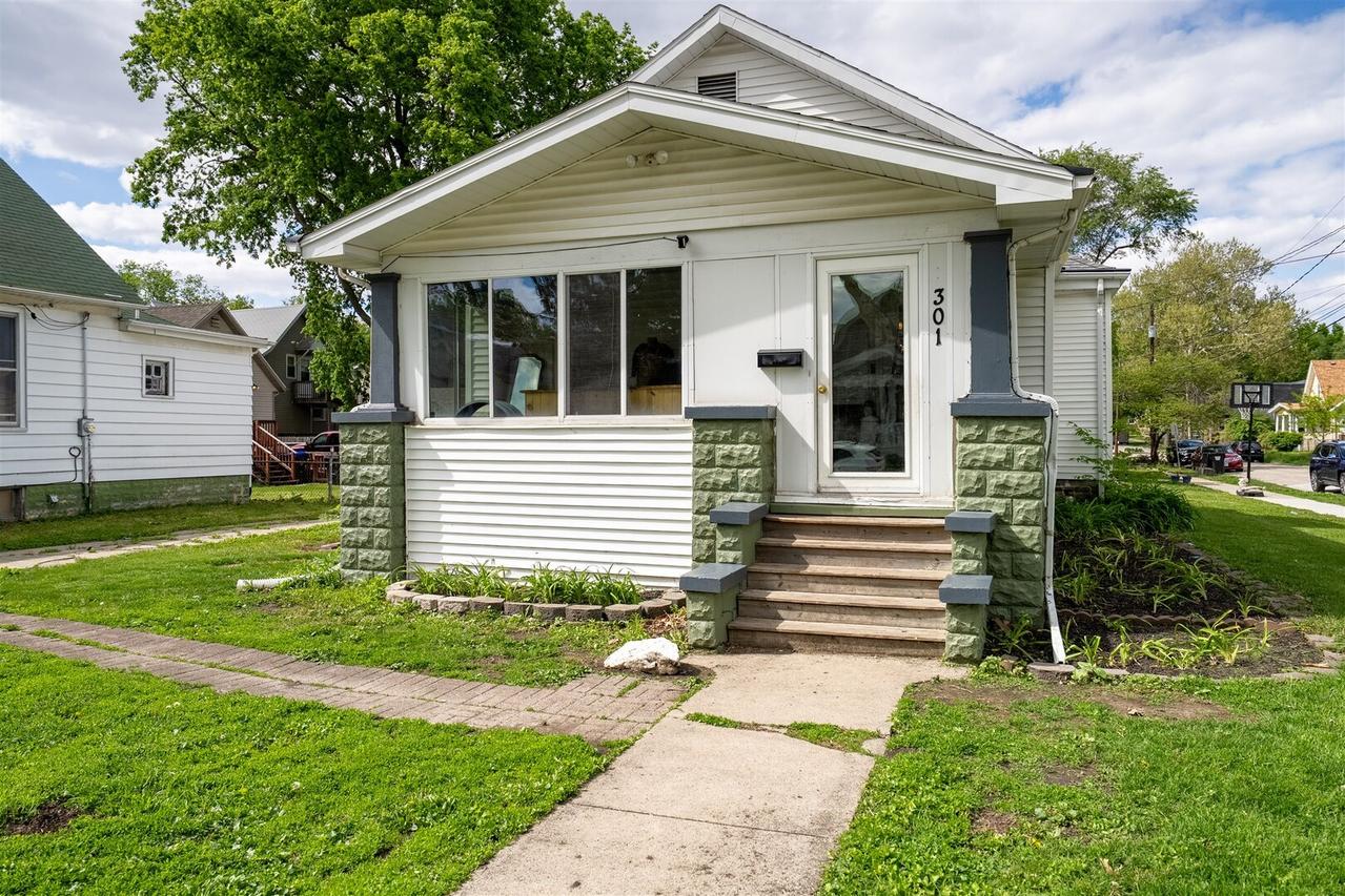 301 W Graham St., Bloomington, IL 61701