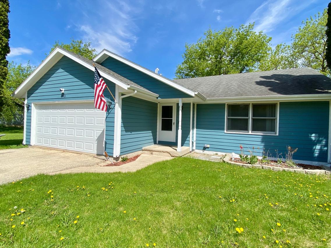 143 Liverpool Dr., Poplar Grove, IL 61065