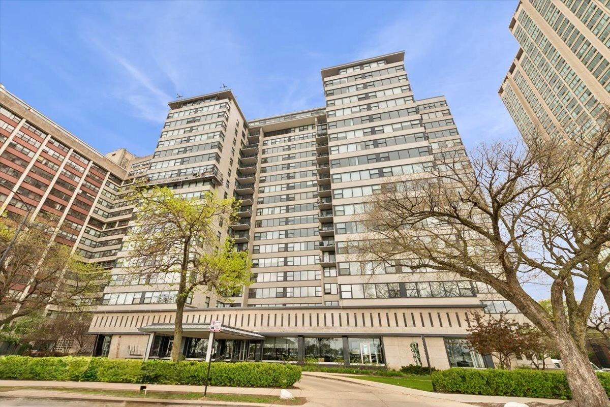 3440 N Lake Shore Dr. #14B, Chicago, IL 60657