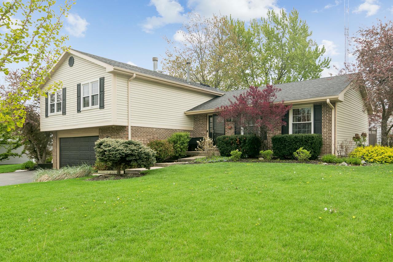 715 Fieldstone Cir., Lake Zurich, IL 60047