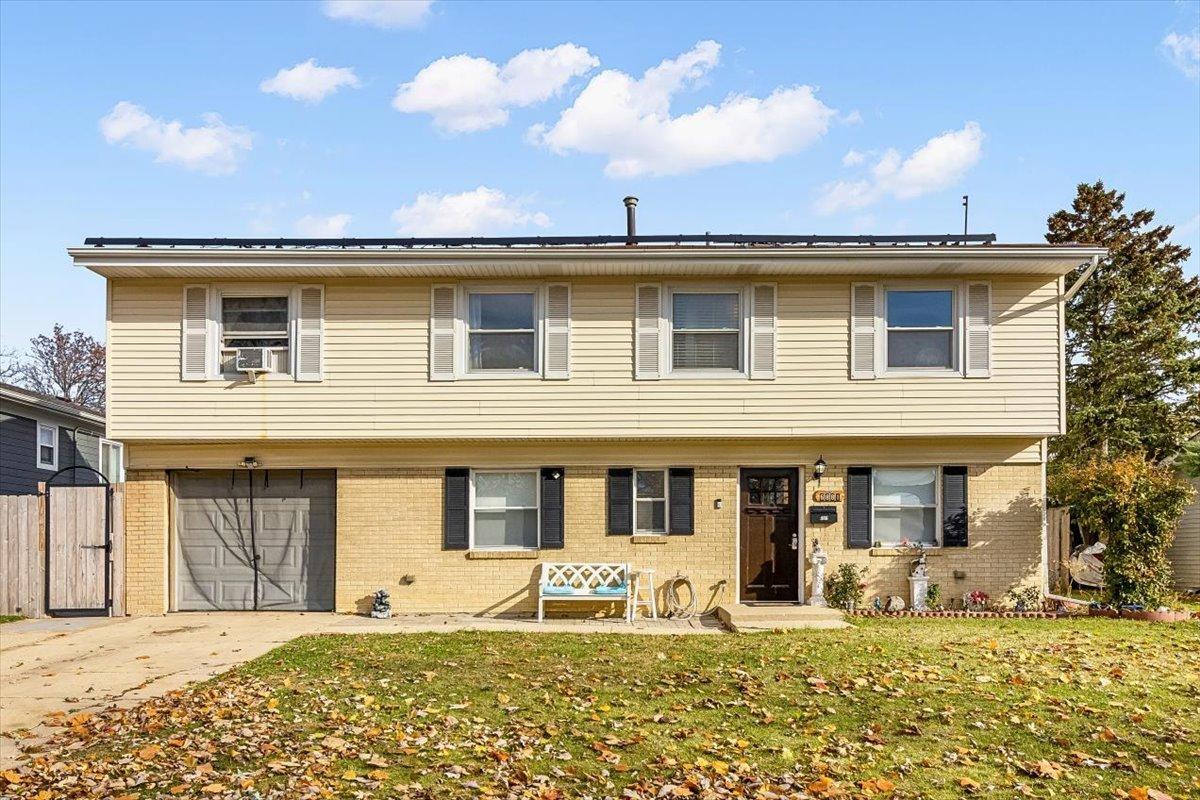 6881 Hickory St., Hanover Park, IL 60133