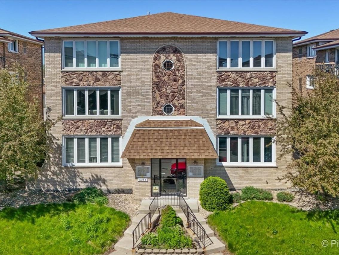 6244 S Newland Ave. #2S, Chicago, IL 60608