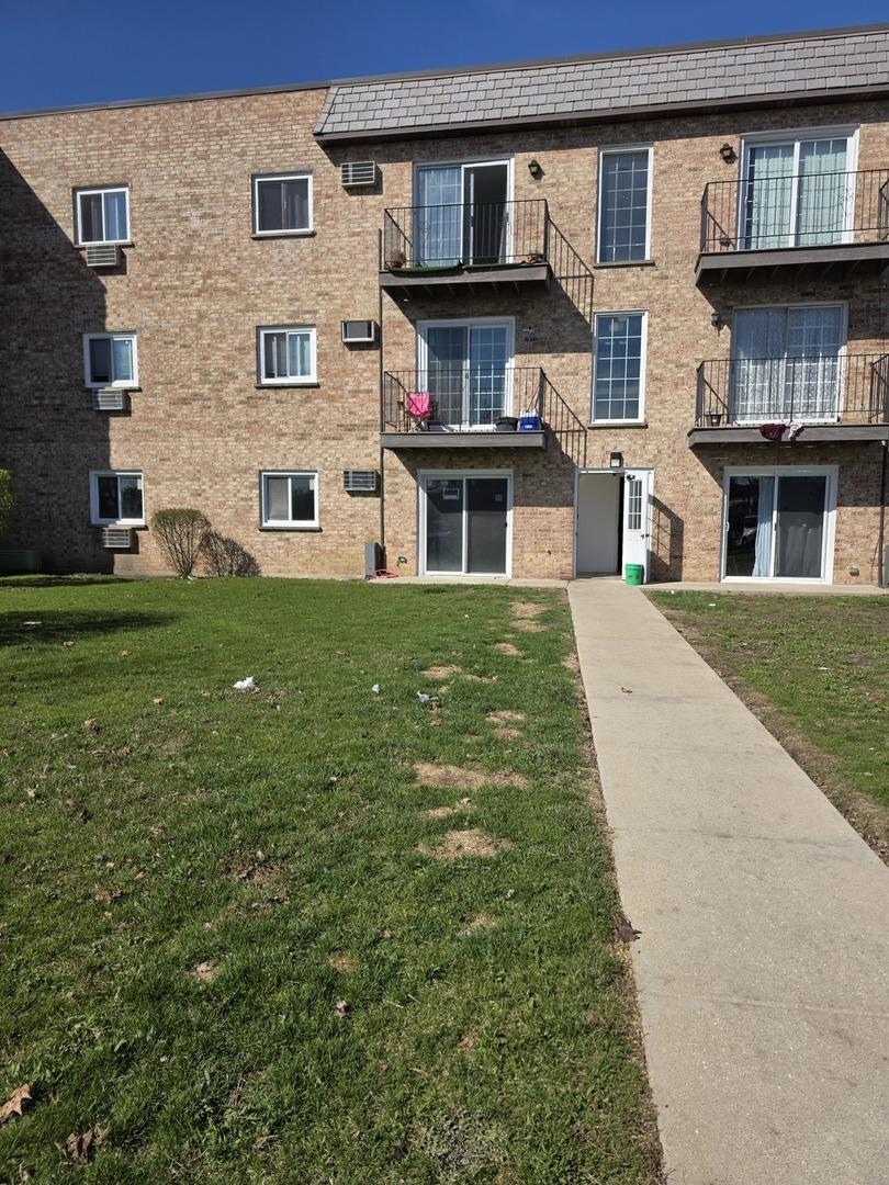 161 W Elk Tr. #162, Carol Stream, IL 60188
