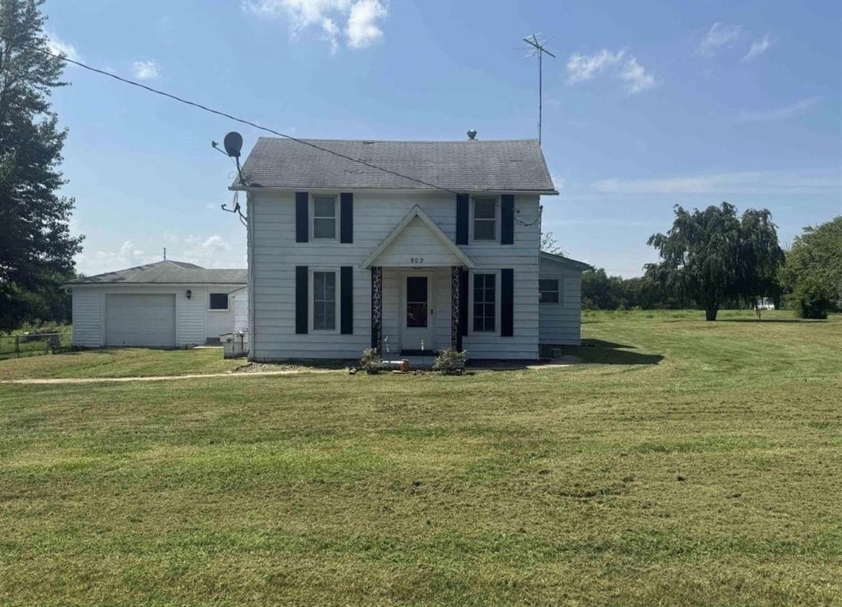302 Coeburg St., Rio, IL 61472