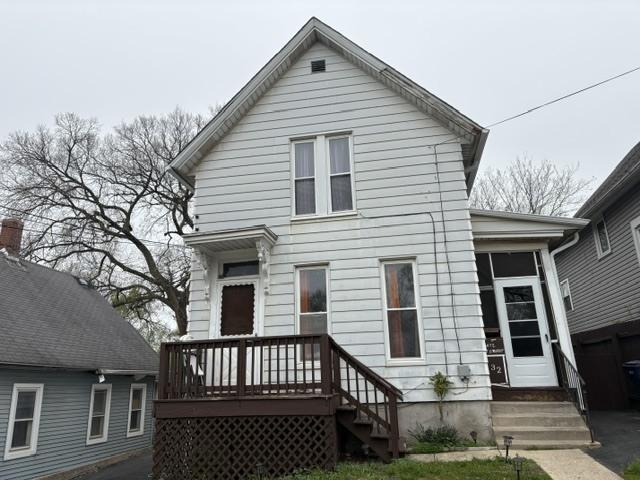 32 Daniels Ave., Elgin, IL 60120