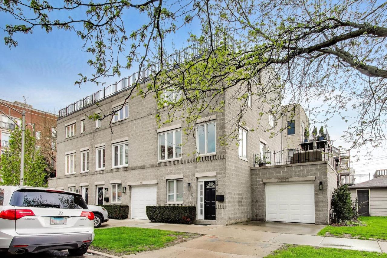 2810 N Wolcott Ave., Chicago, IL 60657