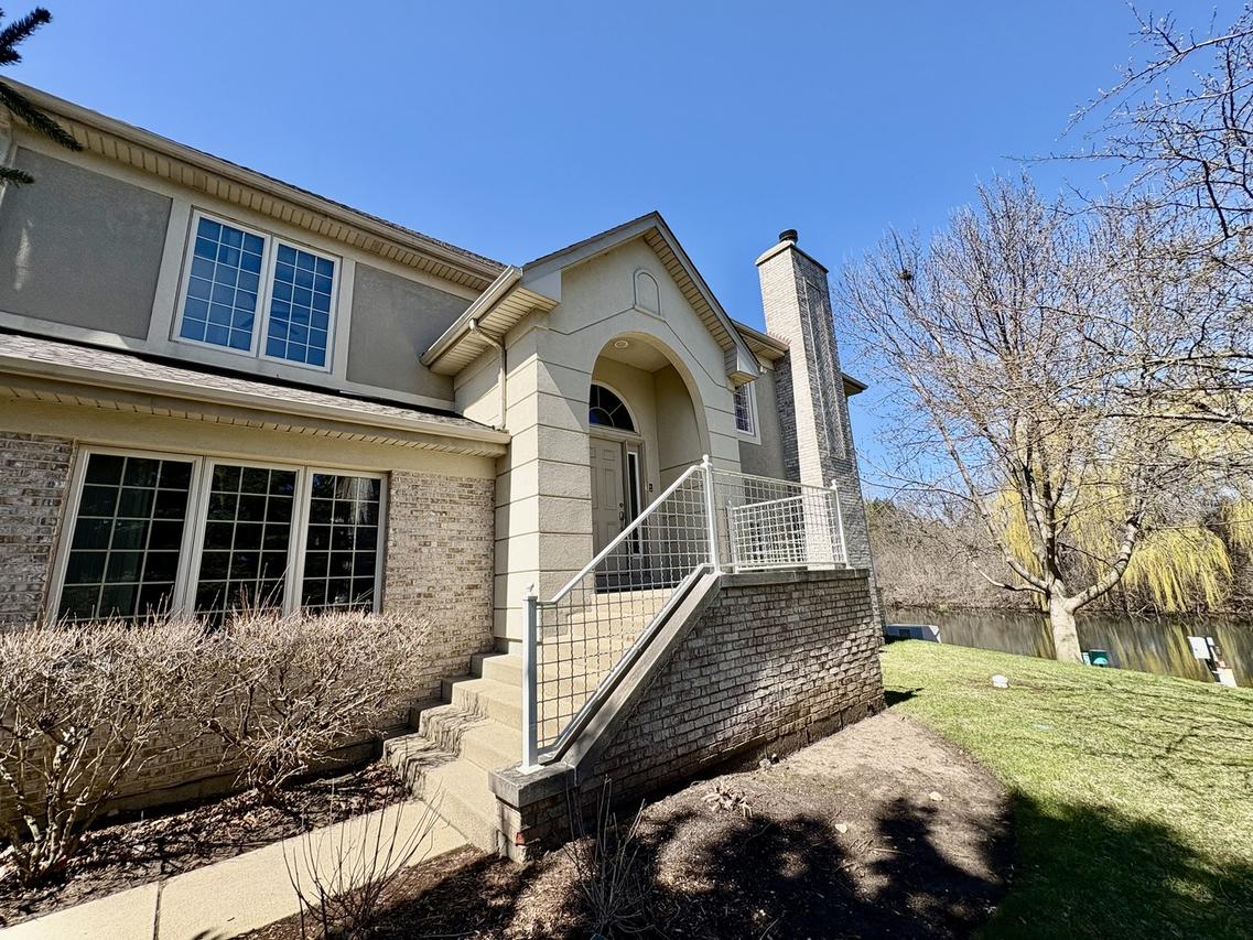 30 Beaconsfield Ct., Lincolnshire, IL 60069