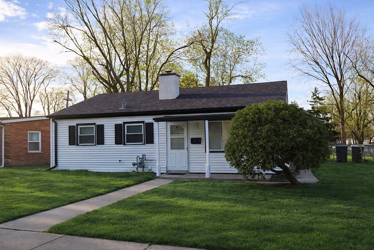 2414 Circle Dr., Hazel Crest, IL 60429