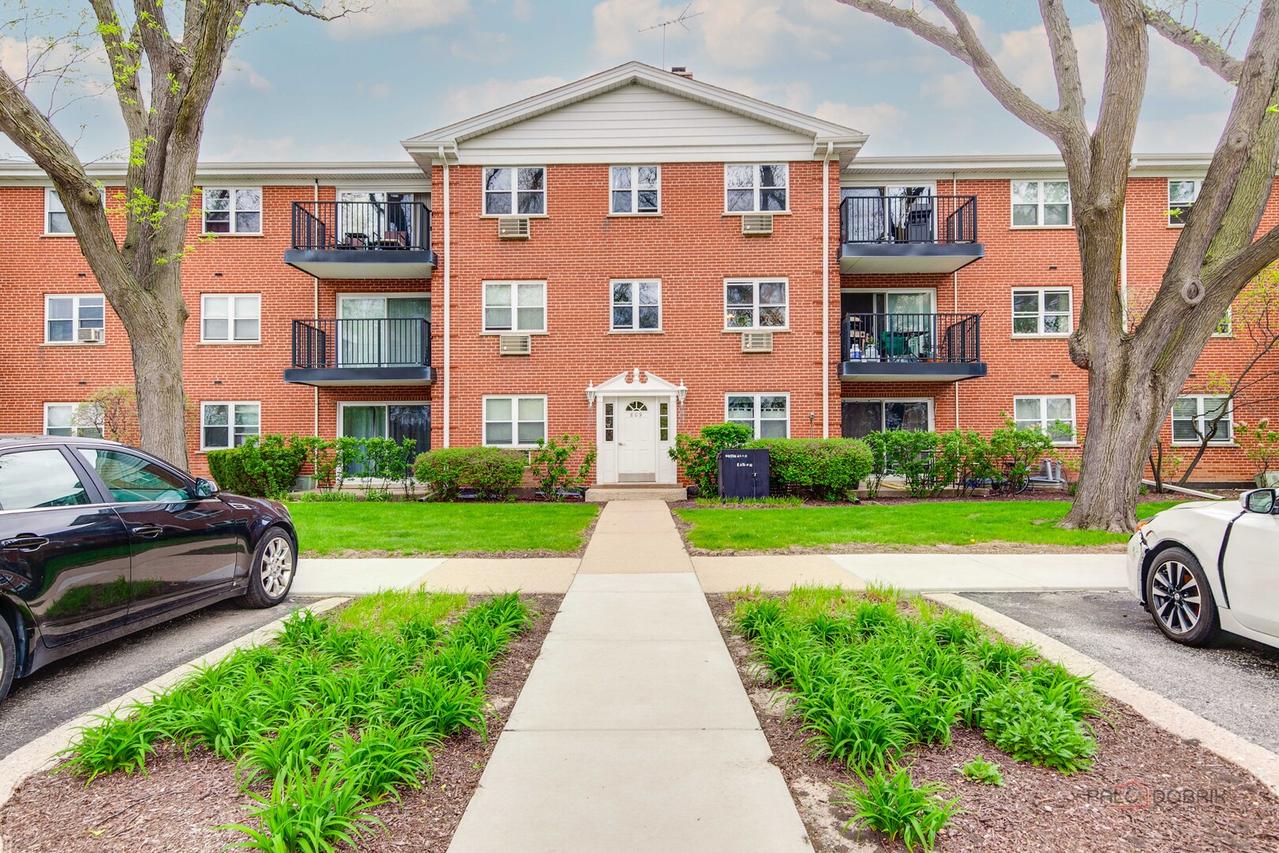 809 E Miner St. #3B, Arlington Heights, IL 60004