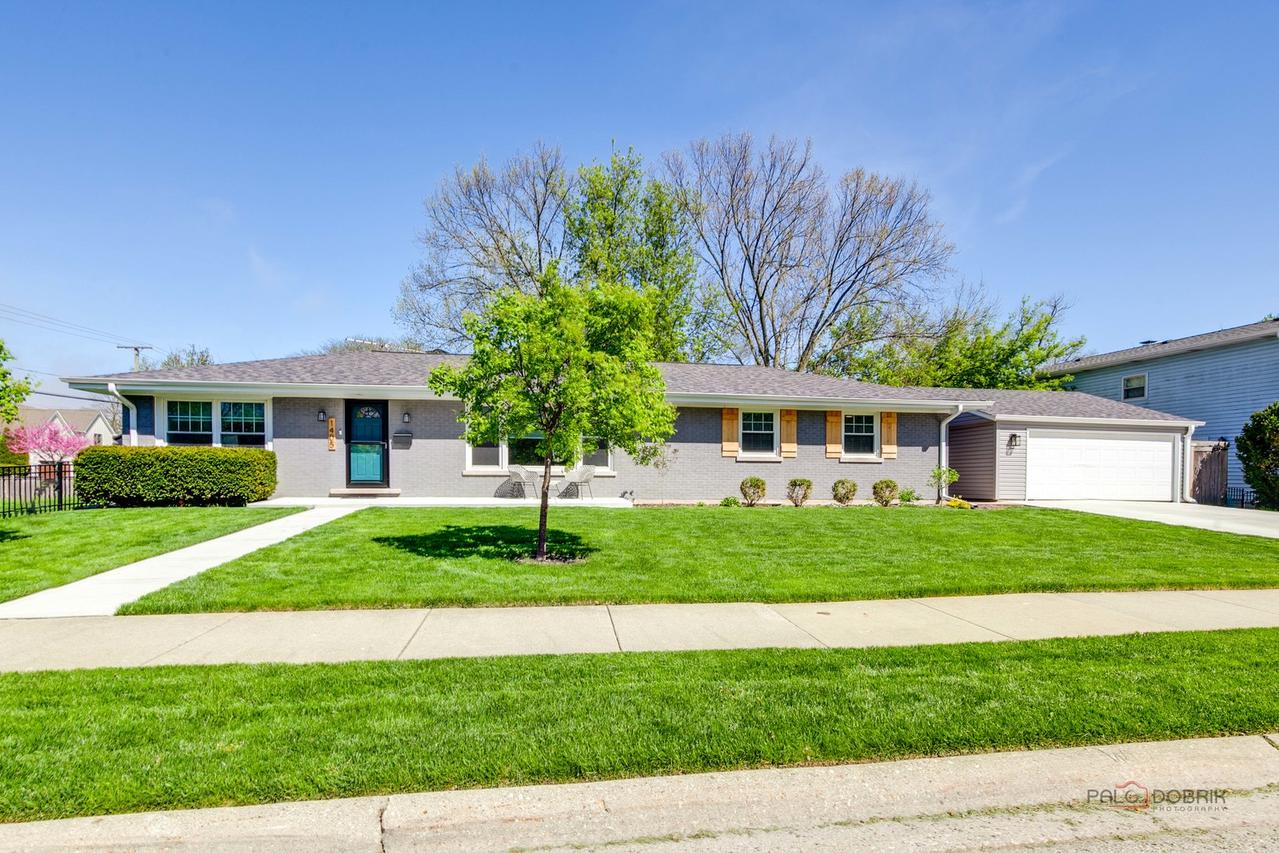 1405 Wescott Rd., Northbrook, IL 60062