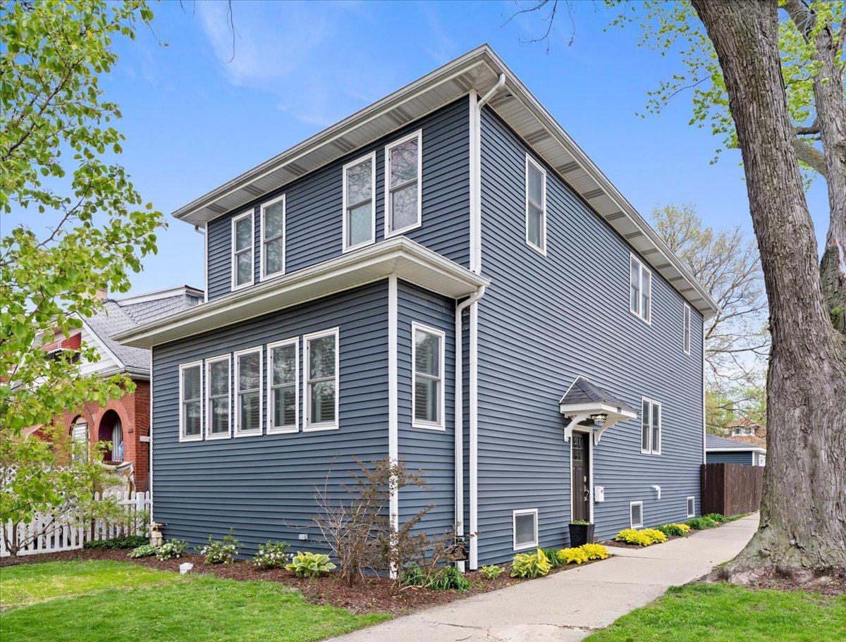 5101 N Avers Ave., Chicago, IL 60625