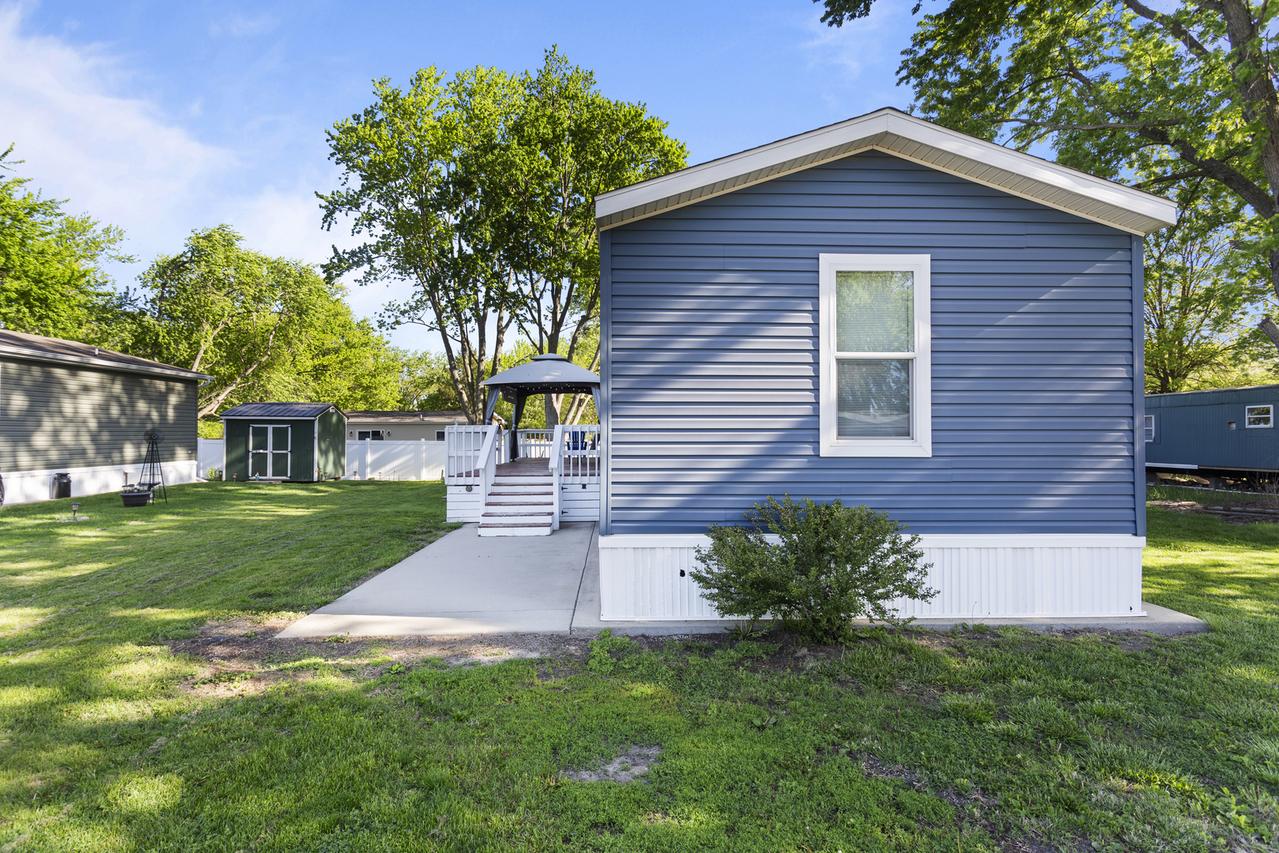 7 Pulaski St., Mahomet, IL 61853