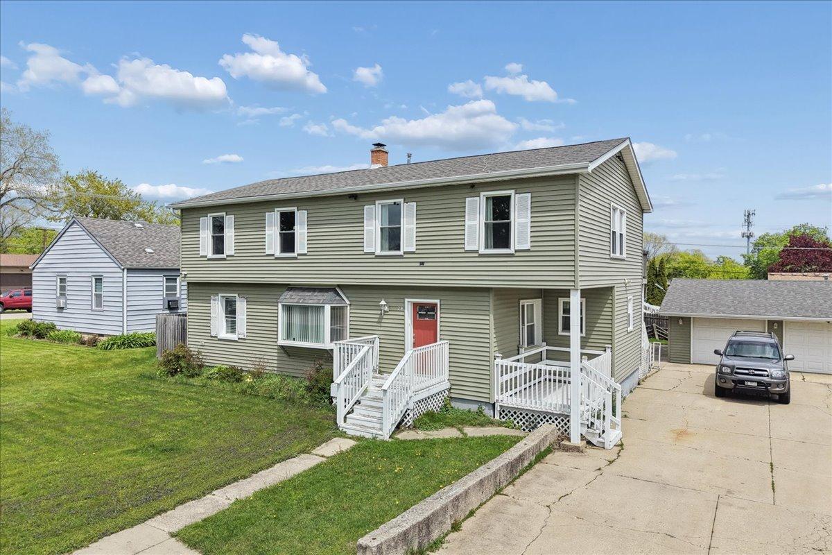 29 N Metropolitan Ave., Waukegan, IL 60085