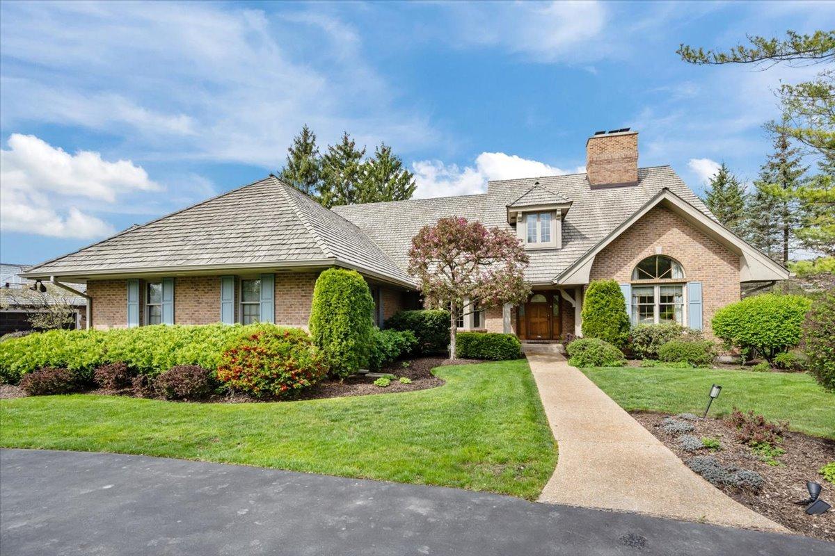 1280 Fiore Dr., Lake Forest, IL 60045