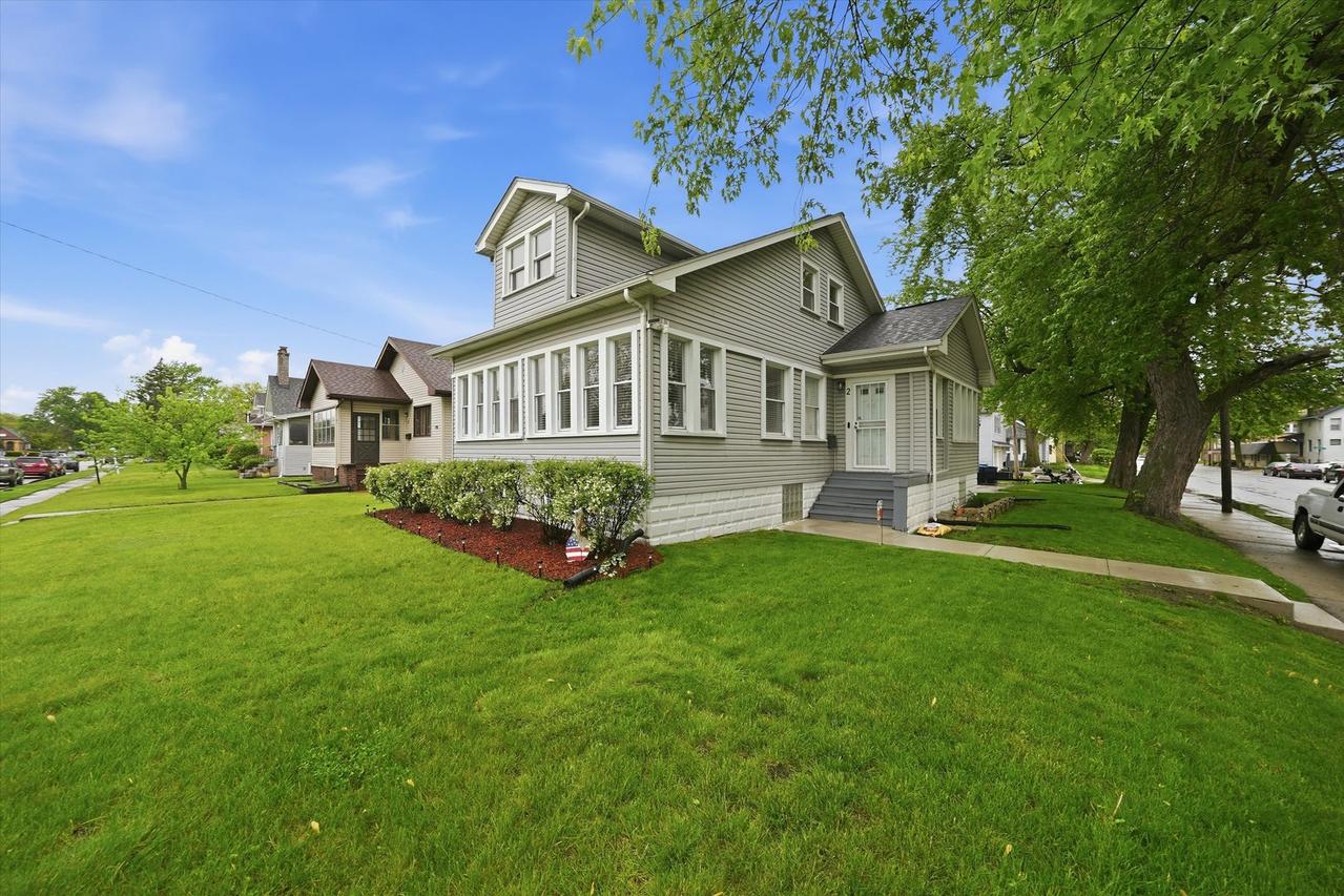 2 Elizabeth St., Calumet City, IL 60409