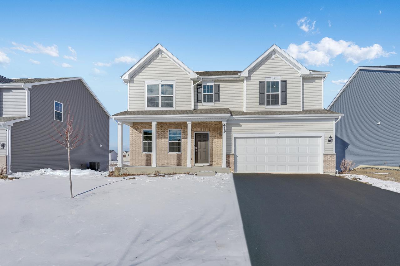 419 Hathaway Ln., Oswego, IL 60543
