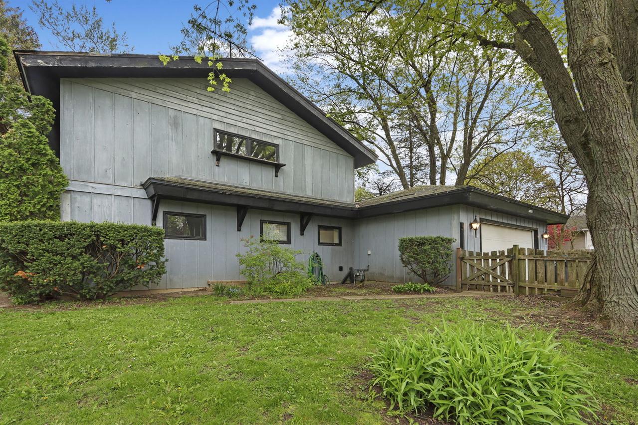 38071 N Wilson Ave., Beach Park, IL 60087